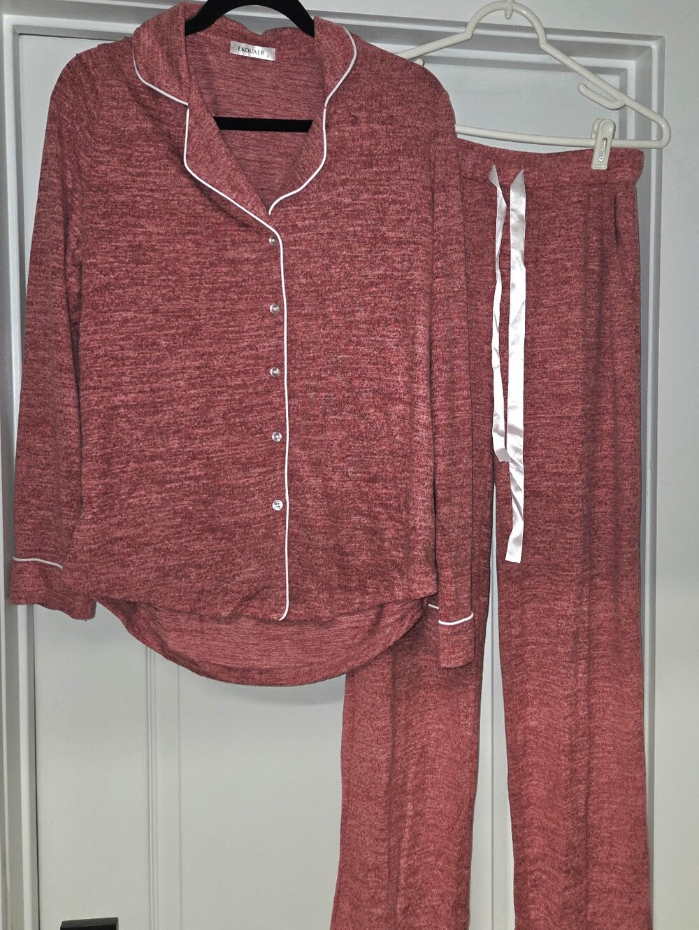 EKOUAER PAJAMA SET - SIZE MEDIUM